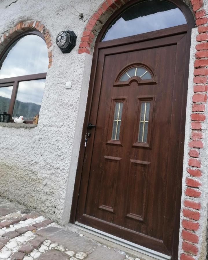 Лилянината Къща Villa Kalofer Exteriör bild