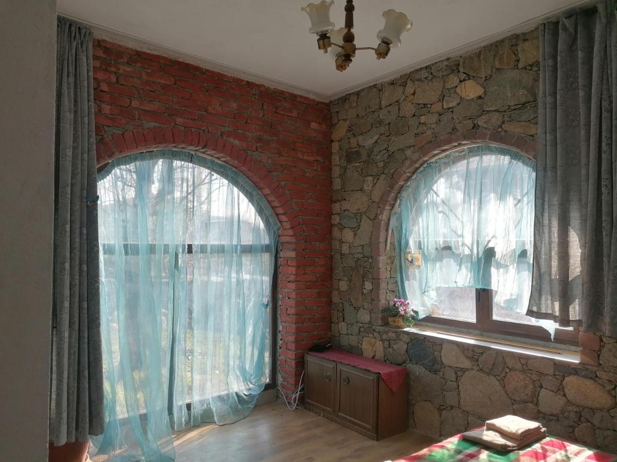 Лилянината Къща Villa Kalofer Exteriör bild