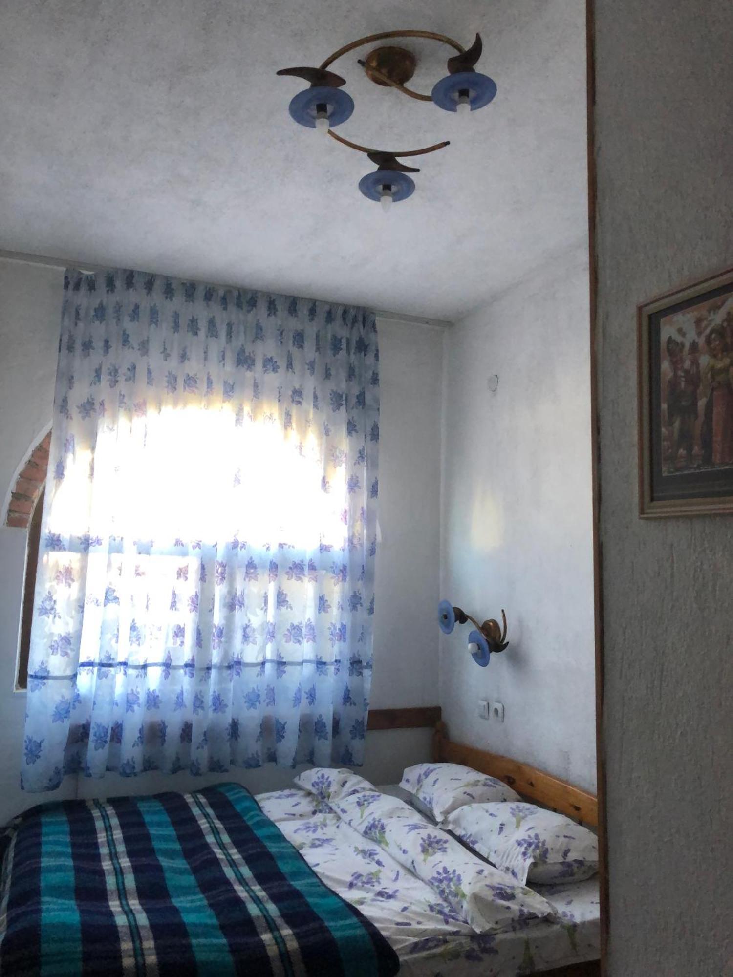 Лилянината Къща Villa Kalofer Exteriör bild